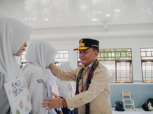 Gubernur Kalteng Tinjau Langsung Penggunaan Perangkat Digital Pembelajaran