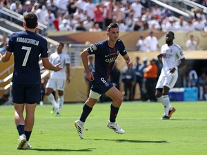 Enggan Pikirkan Gelar Pribadi, Fabian Ruiz Mau Juara Bersama PSG!