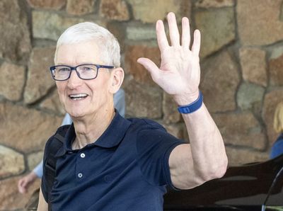 Trump Berulah, CEO Apple Langsung Terbang ke China Janji Begini