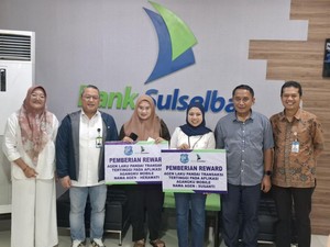 Bank Sulselbar Beri Reward ke 2 Agen Laku Pandai Berprestasi di Bulukumba
