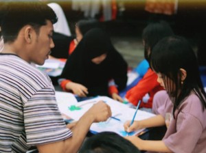Asa Mencerdaskan Anak-anak Pelosok Kalimantan dengan Cara Sederhana