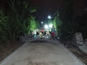 Gotong Royong Warga Bangun Pavingisasi Jalan Usai Dapat Bantuan PT BSI