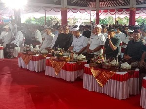 Wabup Gianyar Hadiri Arahan Gubernur Terkait Bali Bersih Sampah