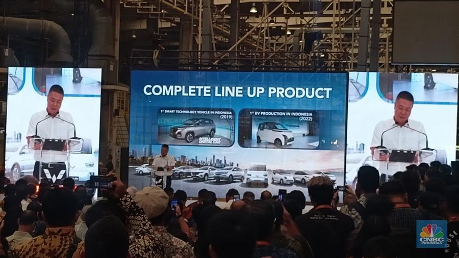 Presiden Direktur Wuling Motors, Tang Wenshen dalam 8th Anniversary Wuling di pabrik Cikarang, Jumat (11/7/2025). (CNBC Indonesia/Ferry Sandi)