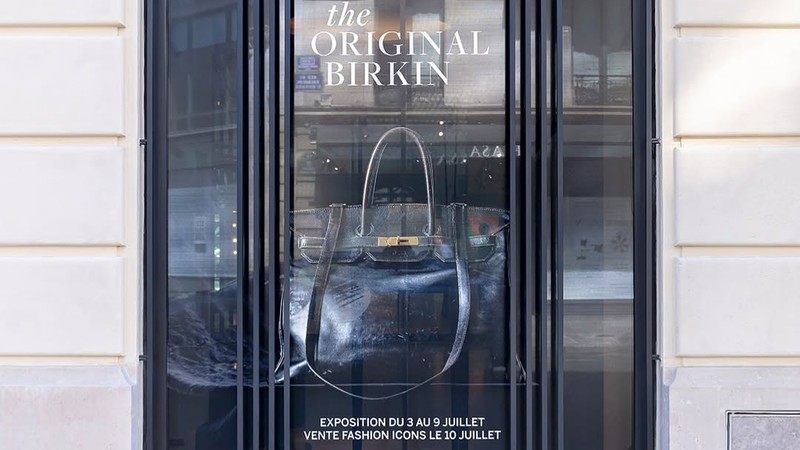 Sebuah tas Birkin asli yang dirancang khusus oleh Hermès untuk Jane Birkin pada 1980-an kini dipamerkan di Sotheby’s Paris, menjelang lelang yang akan digelar pada 10 Juli. Sebuah tas Birkin asli yang dirancang khusus oleh Hermès untuk Jane Birkin pada 1980-an kini dipamerkan di Sotheby’s Paris, menjelang lelang yang akan digelar pada 10 Juli. (Dok. sothebys)