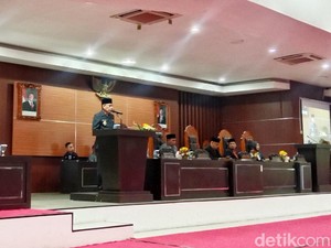 DPRD Lombok Timur Soroti Jalan Rusak hingga Janji Kampanye Bupati