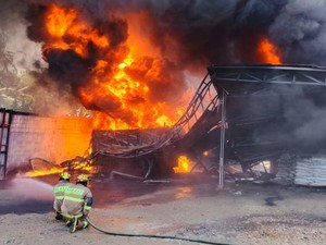 Gudang Penimbunan Solar di Lampung Terbakar