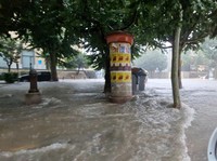 Orang Hilang Terbawa Arus Banjir Usai Hujan Lebat