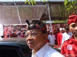 Perbaikan Jalan Ambles di Tabanan Dipercepat, Koster Minta Rampung 2 Pekan