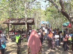 Ribuan Jemaah Ziarah ke Makam Tumenggung Brotonegoro di Ponorogo