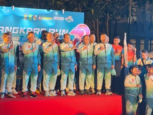 Video Momen Kapolri Didampingi Kapolda Buka Riau Bhayangkara Run 2025