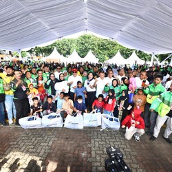 Seribu Seragam Sekolah Bersama Pertamina untuk Para Anak Ojek