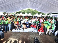 Seribu Seragam Sekolah Bersama Pertamina untuk Para Anak Ojek