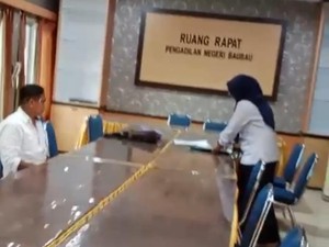 Heboh Wanita Ngamuk di PN Baubau gegara Tanahnya Diduga Diserobot Eks Karyawan