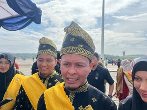 Walkot Pekanbaru Instruksikan ASN-THL Antar Anak Sekolah di Hari Pertama