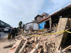 Rumah di Kuningan Ambruk Saat Direnovasi, Nyawa Satu Kuli Melayang