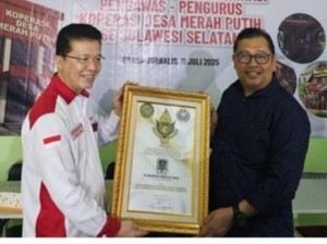 Bupati Takalar Raih Penghargaan Nasional Berkat Terobosan Koperasi Merah Putih
