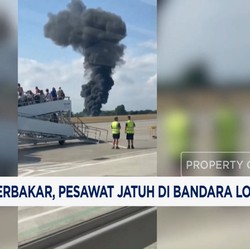 Video: Terekam Terbakar, Pesawat Jatuh di Bandara London