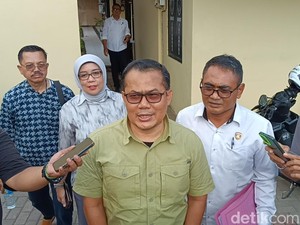 Kabiro Ekonomi NTB Ditahan Kasus Korupsi Masker COVID-19 Rp 1,58 Miliar