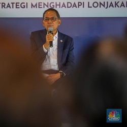 Bos OJK: Investasi Perusahaan Asuransi RI di Pasar Modal Masih Kecil
