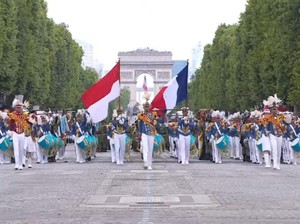 Kontingen RI Buka Parade Bastille Day Paris, Bawakan Lagu Maju Tak Gentar