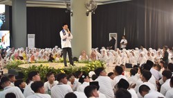Hari Pertama MPLS, Menag Bagi Kisah Sukses 3 Anaknya yang Alumni Madrasah