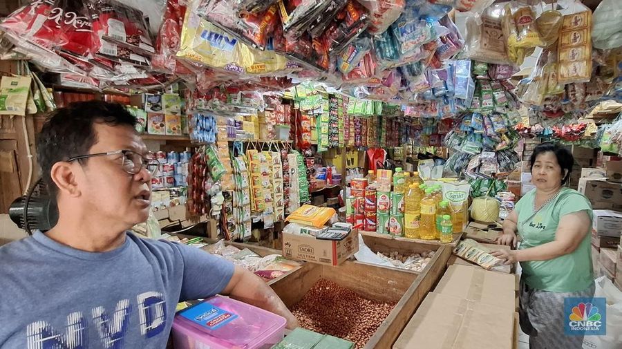 Potret Pasar Minggu di Jakarta Selatan sepi, banyak kios tutup. (CNBC Indonesia/ Chandra Dwi Pranata)