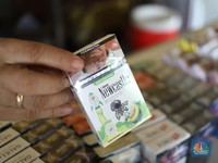 Modus Pedagang Ecommerce, Rokok Ilegal Dijual Jadi Pakaian Dalam