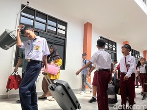 8 Seragam Sekolah Rakyat dari Jas hingga Batik, Apa Lagi yang Didapat Siswa?