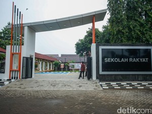 Mendikdasmen Tegaskan 160 Guru Sekolah Rakyat yang Mundur Bukan Gegara Upah