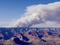 Kebakaran Grand Canyon Mengganas, Bangunan Bersejarah Ludes