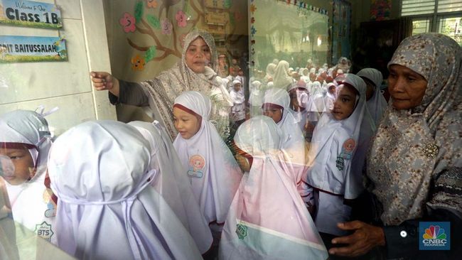 Hari Pertama Sekolah, Intip Kegiatan Siswa SD Mengikuti MPLS Ramah
