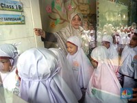 Hari Pertama Sekolah, Intip Kegiatan Siswa SD Mengikuti MPLS Ramah