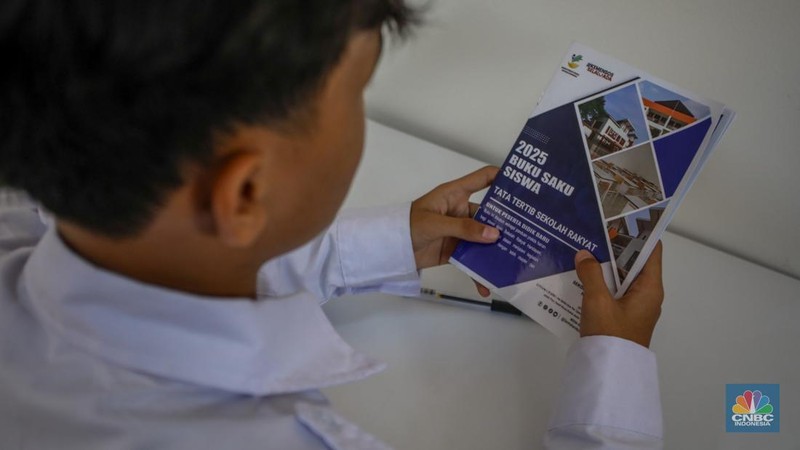 Suasana aktivitas siswa di Sekolah Rakyat Menengah Pertama (SRMP) 6 Jakarta, Sentra Handayani, Bambu Apus, Jakarta, Senin (14/7/2025). (CNBC Indonesia/Faisal Rahman)