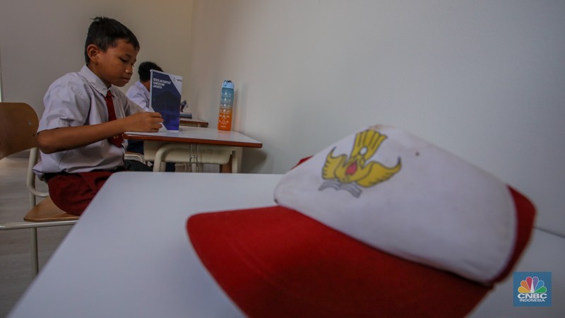 Suasana aktivitas siswa di Sekolah Rakyat Menengah Pertama (SRMP) 6 Jakarta, Sentra Handayani, Bambu Apus, Jakarta, Senin (14/7/2025). (CNBC Indonesia/Faisal Rahman)