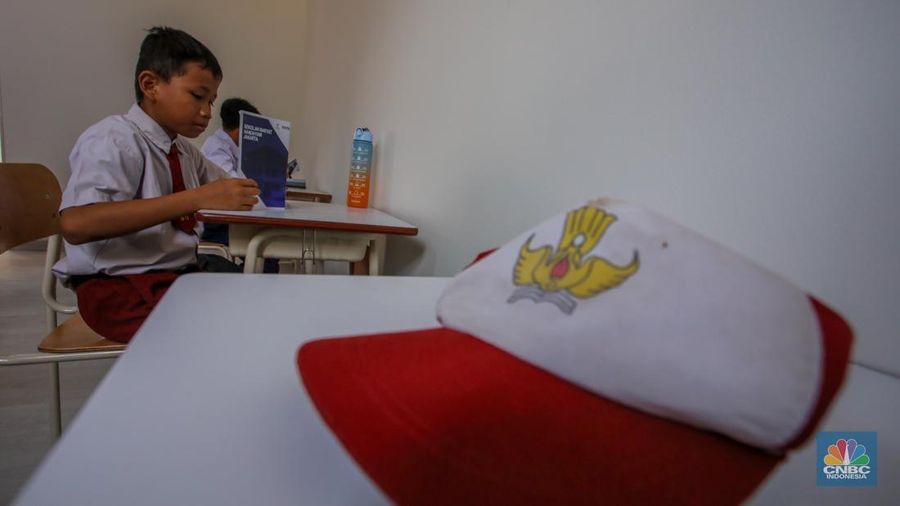 Suasana aktivitas siswa di Sekolah Rakyat Menengah Pertama (SRMP) 6 Jakarta, Sentra Handayani, Bambu Apus, Jakarta, Senin (14/7/2025). (CNBC Indonesia/Faisal Rahman)