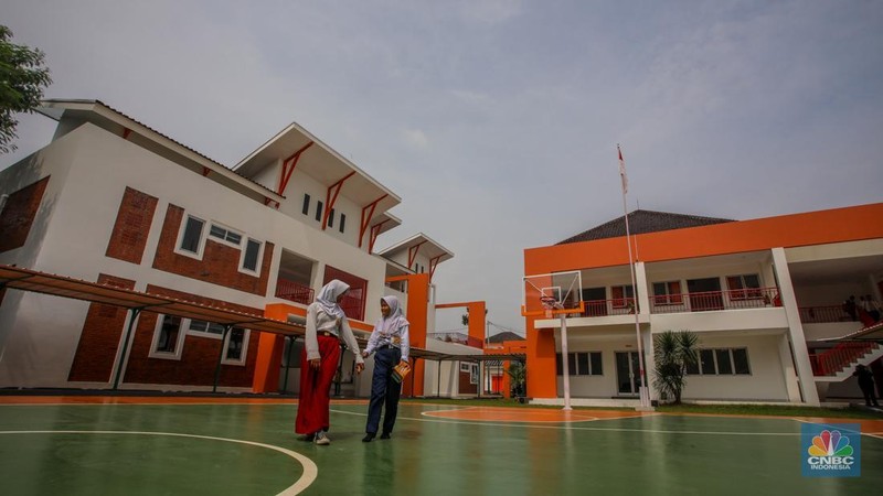 Suasana aktivitas siswa di Sekolah Rakyat Menengah Pertama (SRMP) 6 Jakarta, Sentra Handayani, Bambu Apus, Jakarta, Senin (14/7/2025). (CNBC Indonesia/Faisal Rahman)