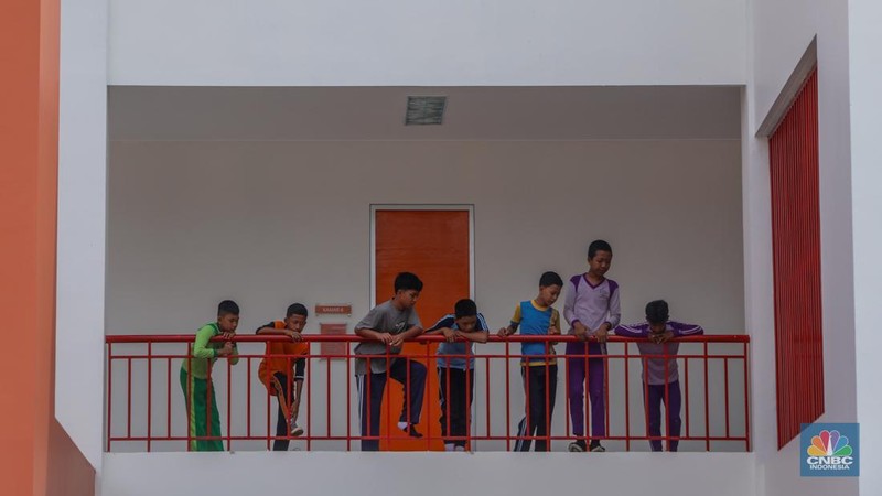Suasana aktivitas siswa di Sekolah Rakyat Menengah Pertama (SRMP) 6 Jakarta, Sentra Handayani, Bambu Apus, Jakarta, Senin (14/7/2025). (CNBC Indonesia/Faisal Rahman)