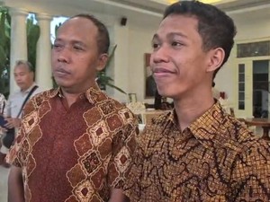 Diterima ITB, Anak Penjual Es Keliling di Ponorogo Dibiayai Penuh Bupati