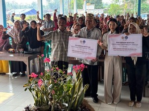 Legislator Gerindra Salurkan PIP ke 11.000 Pelajar di Lampung Selatan