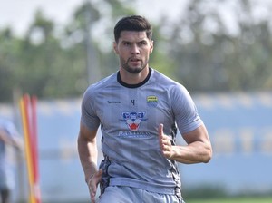 Julio Cesar Bongkar Kemampuan Ngeri Uilliam Barros