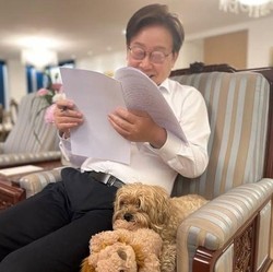 Presiden Korsel Baru Punya Anjing, Namanya Sama dengan Kucing Prabowo