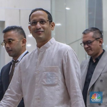 Senyum Tipis Eks Mendikbudristek Nadiem Usai 9 Jam Diperiksa Kejagung
