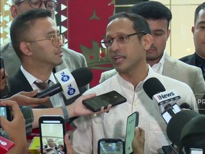 Video: Nadiem Makarim Usai Diperiksa, Minta Izin Kembali ke Keluarga
