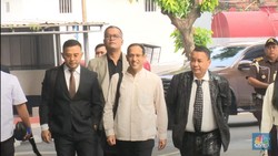 Penuhi Panggilan, Nadiem Tiba di Kejagung untuk Kasus Pengadaan Laptop