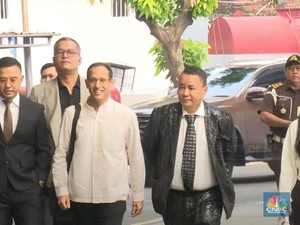Penuhi Panggilan, Nadiem Tiba di Kejagung untuk Kasus Pengadaan Laptop