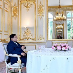 Intip Keakraban Prabowo dan Macron di Paris Prancis