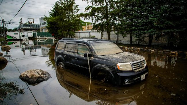Efek Banjir New York, Transportasi Lumpuh dan Warga Terjebak