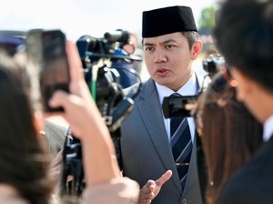 Video Seskab Teddy Joget Aura Farming Saat Perayaan HUT RI di Istana