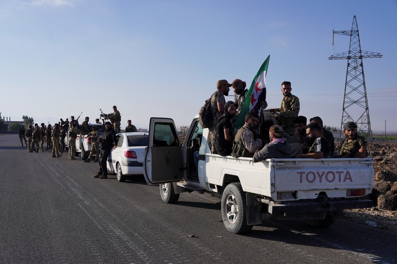 Pihak berwenang Suriah mengerahkan pasukan keamanan ke wilayah Sweida atau Suwayda, saat perang Badui Arab dengan Druze meletus. (REUTERS/KARAM AL-MASRI)